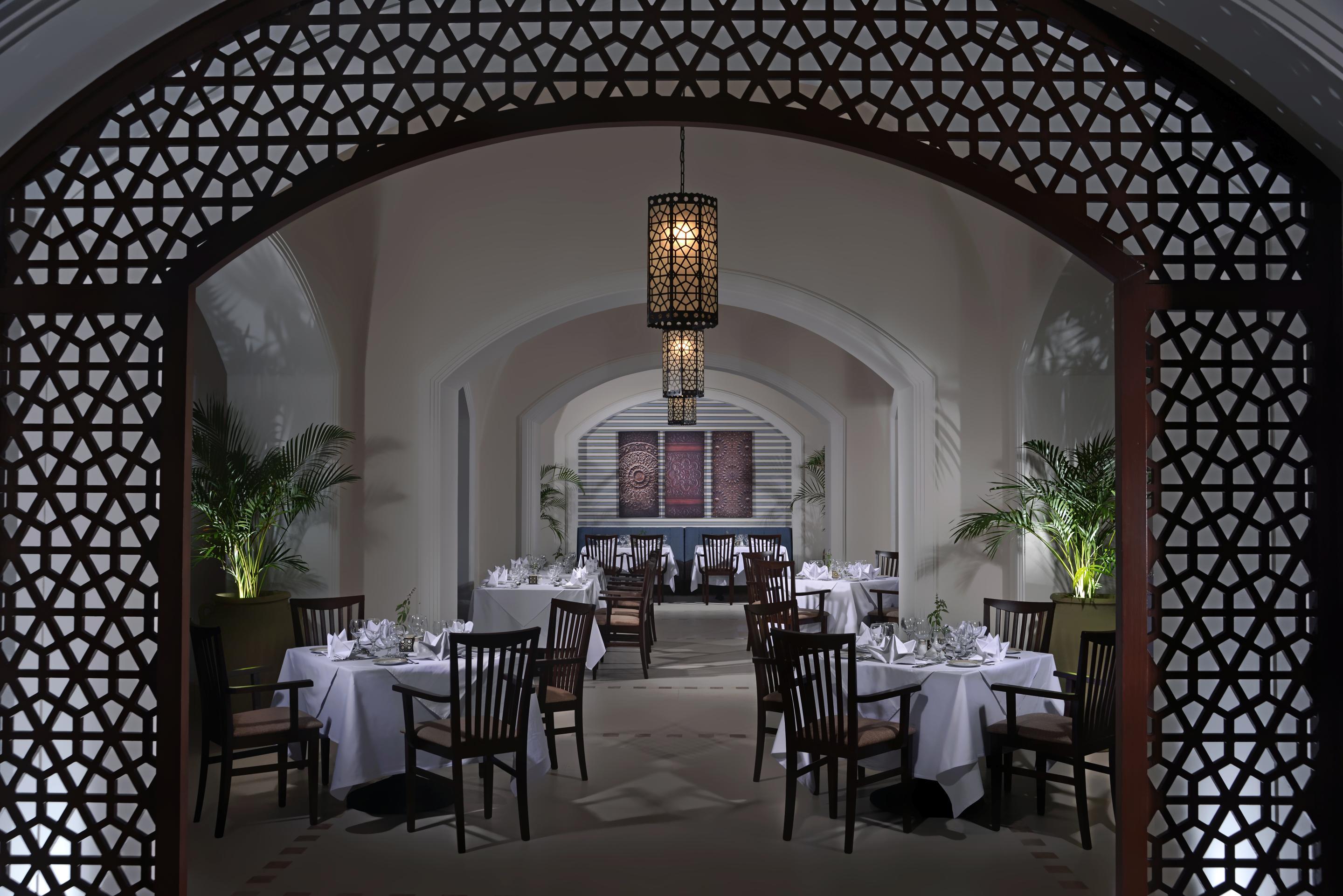Steigenberger Alcazar Hotel Sharm el-Sheikh Bagian luar foto The restaurant at the Taj Mahal Palace