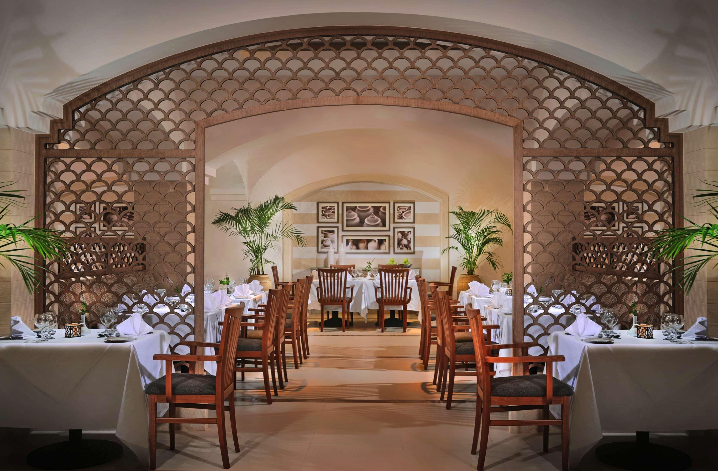 Steigenberger Alcazar Hotel Sharm el-Sheikh Bagian luar foto The restaurant at the Four Seasons Hotel, Cairo